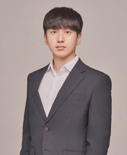 강동욱.jpg